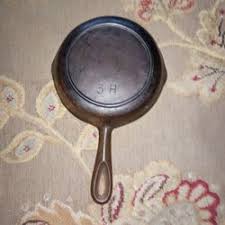 Vintage BSR Red Mountain Series Cast Iron Skillet 3H Heat Ring!!OBO!! for Sale in Kelso, WA - OfferUp