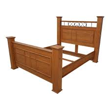 Thomasville Queen Size Oak Modern Bed | Chairish