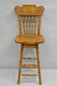 Pulaski Keepsake Collection Oak Wood Bar with Griffins and 2 Swivel Bar Stools | eBay