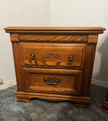 Broyhill 5 Set River Oak Bedroom Set for Sale in Oak Harbor ...