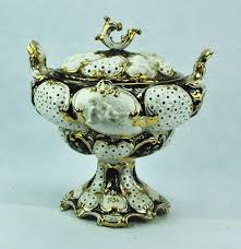 Ginori 1736 footed fruit bowl 10 ½” tall, 10" diameter. (BI ...