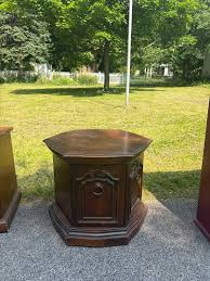Free solid wood table - quite old and is worn but heavy and in great shape Williamsville area pick up | Facebook
