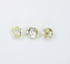 0.62 CT Crystal Rough Light Yellow Irregular Shape Diamond ...