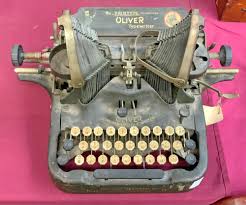 Sold at Auction: Antique 1912 Oliver "Printype" Manual Typewriter.