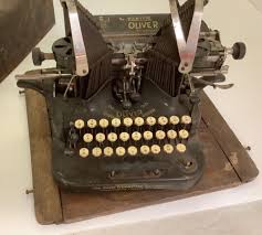 Lot - Oliver number 5 typewriter. Metal case.