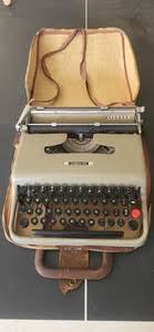 Olivetti Lettera 22 Typewriter | eBay