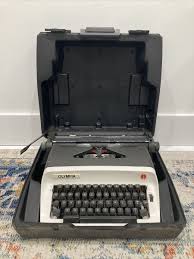 Olympia Model B12 Manual Portable Typewriter With Case ...