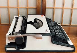 Olympia Traveller Typewriter White, Midcentury 70s, Fully Functional, German Letters, Vintage Mechanical Portable Type Machine With Case - Etsy