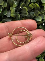 Vintage Gold Tone Brooch: Opal Flower Pin - Etsy