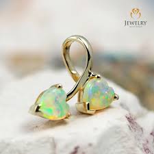 18k gold Aussie Boulder Opal Pendant code T76