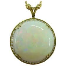 20 Carat Australian Coober Pedy Opal and Diamond 18k Yellow Gold Pendant Necklace For Sale at 1stDibs