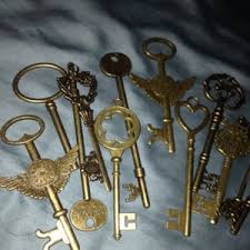 Set of 18 Large Skeleton Key Collection Antiqued Brass - Etsy