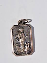 VINTAGE MEDUGORJE MARY SILVER TONE CATHOLIC RELIGIOUS MEDAL ...