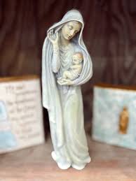 Mother Mary With Baby Statue – Holly's Hobbies