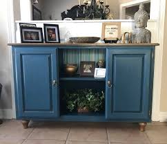 What color to paint a foyer with teal undertones?