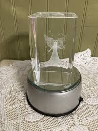 Vtg Crystal Clear Glass Cube 3-D Laser Etched Angel w ...