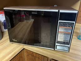 I still have that microwave! Our family bought it in Toronto ...