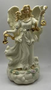 Sankyo Christmas Angel Porcelain Music Box "HARK THE HERALD ...