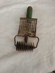 Antique Kitchen Rolling Pasta/Pastry Cutter with Green ...