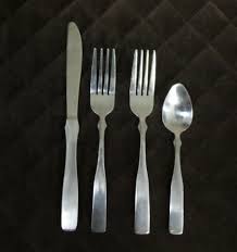 WALCO STAINLESS CHINA FLATWARE 18CR 33 SET of 4 SILVERWARE ...