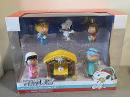 Peanuts Nativity Figures Deluxe Set Snoopy Charlie Brown ...