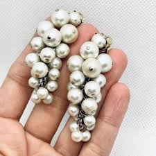 1950's FABULOUS Graduating Faux Pearl Grape Cluster Clip On ...