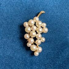 Jewelry | Faux Pearl Grape Cluster Broochpin In Goldtone ...