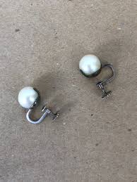 Audrey Hepburn Pearl Earrings - Etsy Israel