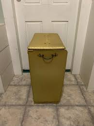 Pearl- Wick Clothes Hamper | Hollywood Regency Gold Vinyl Wicker Hamper | Mid Century Full Size Hamper | Retro Gold Vinyl Wicker Hamper - Etsy Denmark