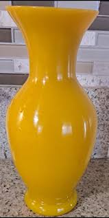 Antique Chinese Imperial Yellow Peking Glass Vase W ...
