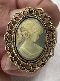 Vintage PERI Gold Tone Cameo Brooch Pin Or Pendant With Bluish Gray Background | eBay