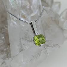 August Birthstone Necklace (Peridot) - thegoldsmith