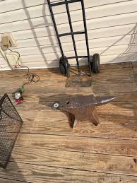 need advice on whether to repair this anvil or not, and help identifying it : r/Blacksmith