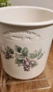 Vintage Pfaltzgraff Grapevine Embossed Utensil Holder Crock ...