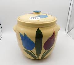 Sold at Auction: RARE TULIP COOKIE JAR W/LID BY WATT POTTERY