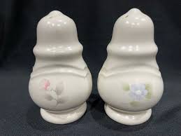 Pfaltzgraff Tea Rose, Salt and Pepper Shakers With Pink and ...