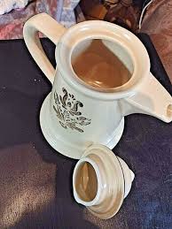 Vintage Pfaltzgraff Village Stoneware Coffee Pot With Lid Model 6-550 | eBay