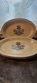 3 VINTAGE Pfaltzgraff Village 12" & 8.5" Oval Dinner Plate Tan & Brown | eBay