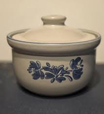 Pfaltzgraff Yorktowne Small Lidded Canister Crock Pot Blue ...