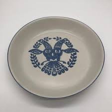 Vintage Pfaltzgraff Pie Dish With the Blue Distlefink Bird ...