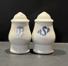 Pfaltzgraff Yorktowne Salt & Pepper Shakers VTG Stoneware ...