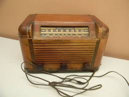 VINTAGE 1940'S WESTINGHOUSE WOOD CASE TUBE RADIO MODEL WR-12X9 - UNTESTED - SEE PICTURES! | LIFELONG COLLECTION! - ANTIQUE / VINTAGE RADIOS & MORE! - PLEASE SEE OUR COVID-19 POLICIES IN AUCTION DETAILS. THANKS! | K-BID