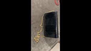 Bolso bandolera vintage de cuero negro italiano de los años ...