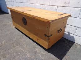 Trunk Hope Chest Primitive Coffee Table Storage Chest Antique Metal Rustic Hinged Top Wood Bench Foot of Bed Storage Locker Bohemian Boho