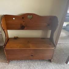 Country Pine Storage Bench with Hinged Seat | EstateSales.org