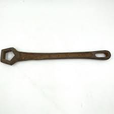 TCIW Traverse City Iron VINTAGE FIRE HYDRANT FIREFIGHTER ...