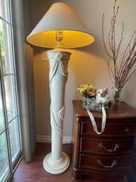Beautiful Floor Lamp for Sale in Santa Clarita, CA - OfferUp