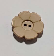 Daisy Beige Flower Plastic Button - 28mm / 1 1/8 Inch - Dill ...