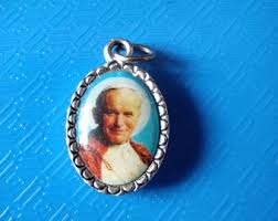 Relic Ex Indumentis John Paul II -oval Medal,strength and Courage - Blessed. - Etsy UK