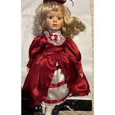 Victorian ashlea musical doll | Mercari